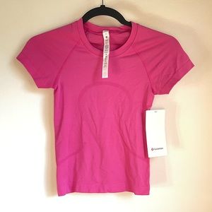 NWT Sonic Pink Swiftly Tech Short Sleeve Race Length SIZE 0
